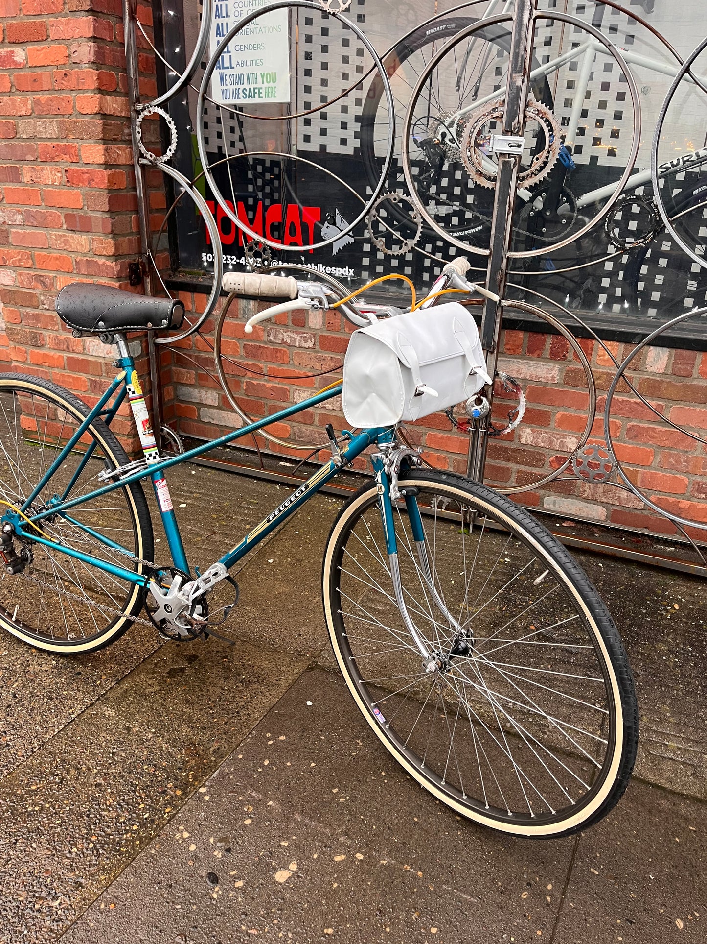 Vintage 1970s White Vinyl Bicycle Saddle Bag - Made in Japan Custom refurbished